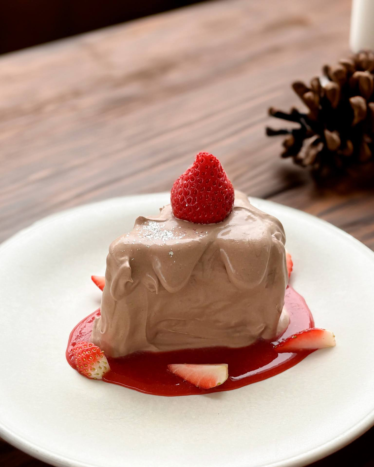 【期間限定】苺のチョコレートメルティショートケーキ！！