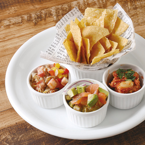 【ビールのつまみにピッタリ！】自家製ディップ3種のナチョス