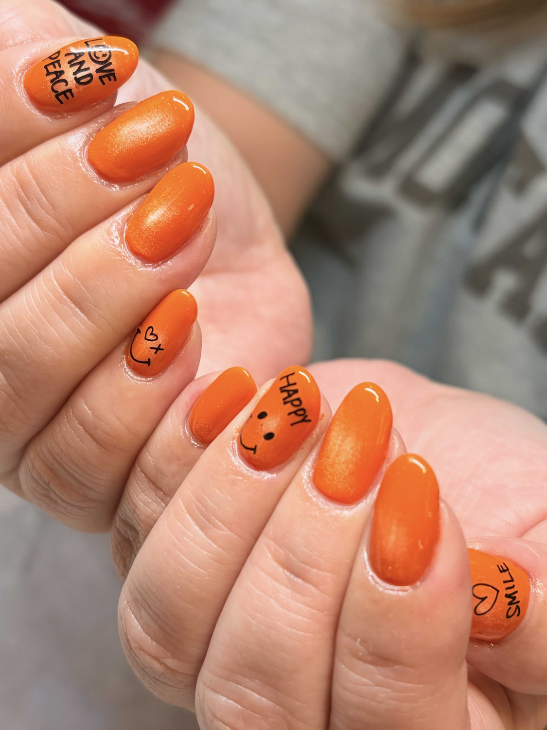 行楽シーズン  華やかに彩を添えるネイル